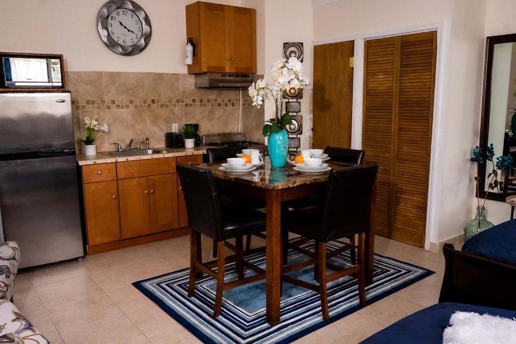 A Taste Of Paradise - Vacation Rentals Close To Us Embassy & Restaurants Nassau Exteriér fotografie